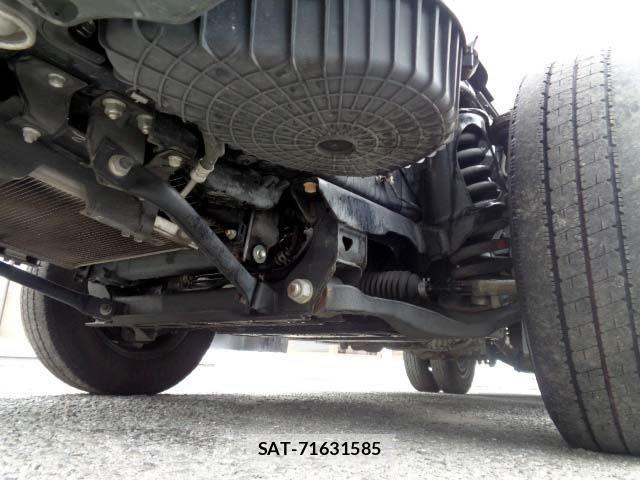 Isuzu ELF TRUCK 2016-04 7217971-14