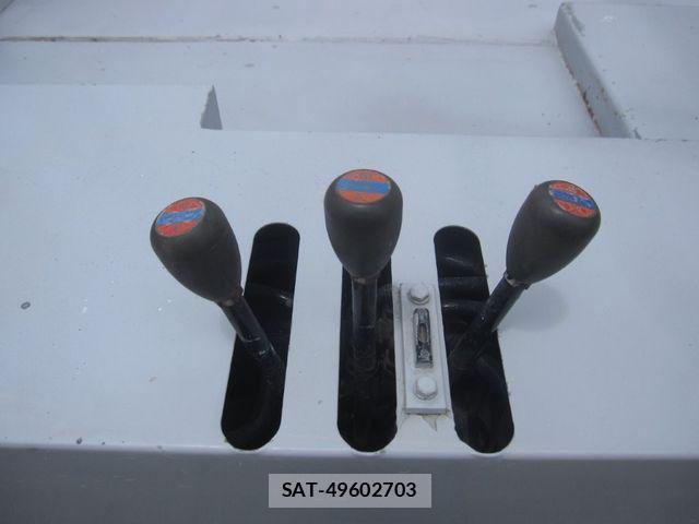 Isuzu ELF TRUCK 2003-01 7217938-10