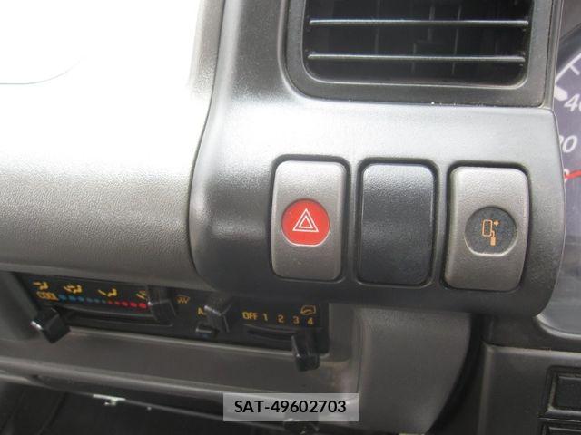 Isuzu ELF TRUCK 2003-01 7217938-17