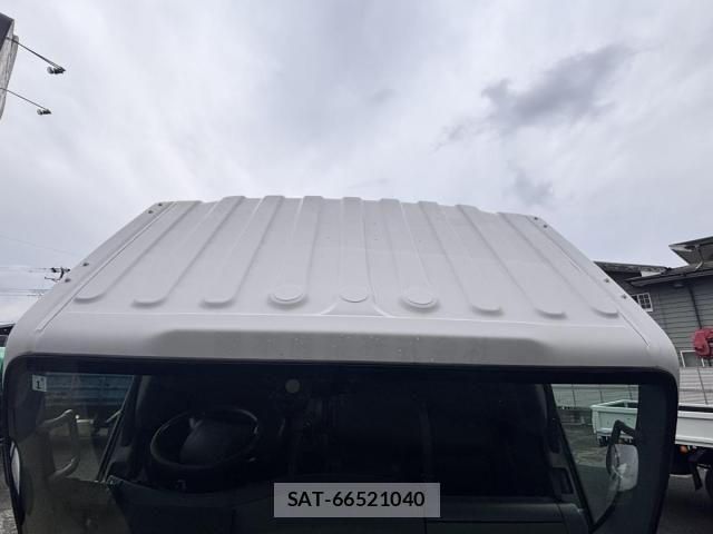 Isuzu ELF TRUCK 2017-01 7217976-16