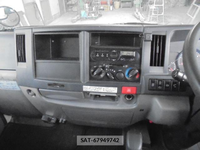 Isuzu ELF TRUCK 2015-04 7217967-16