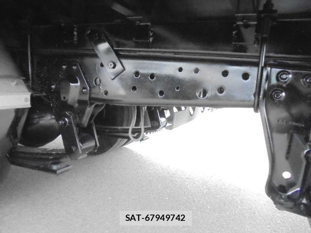 Isuzu ELF TRUCK 2015-04 7217967-25