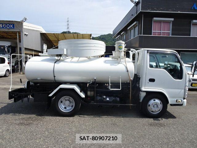 Isuzu ELF TRUCK 2012-07 7217956-2