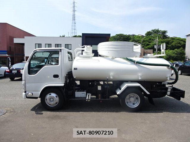 Isuzu ELF TRUCK 2012-07 7217956-3