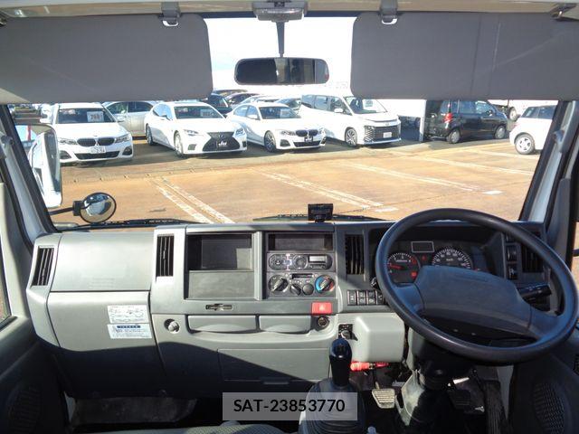 Isuzu ELF TRUCK 2018-02 7217986-8
