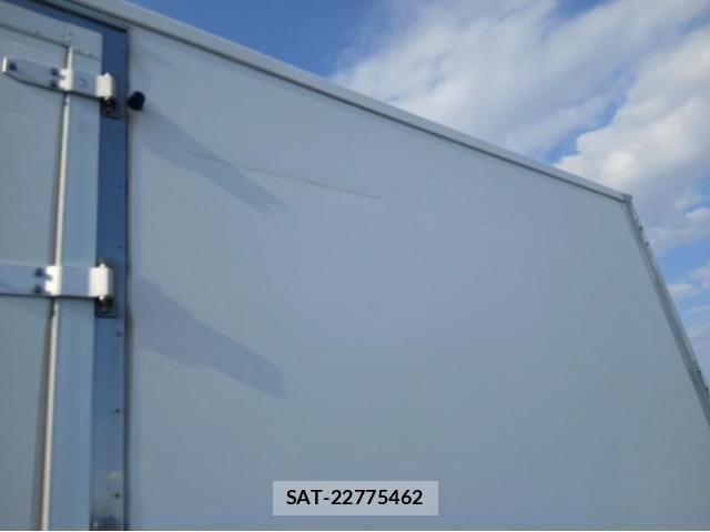 Isuzu ELF TRUCK 2016-06 7217973-19