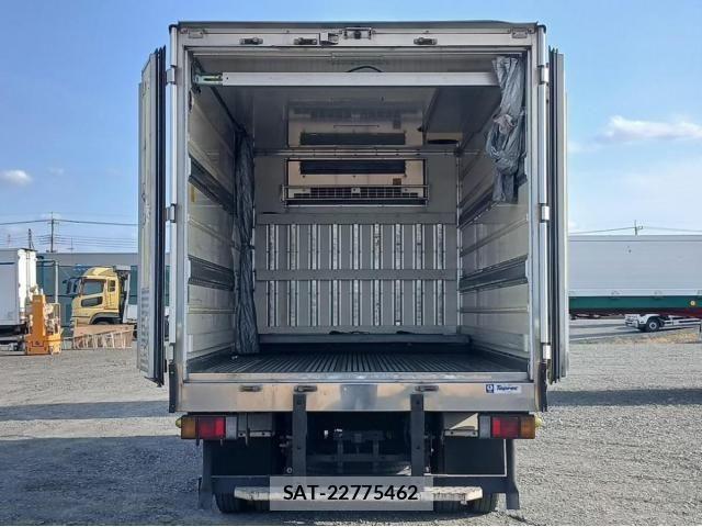 Isuzu ELF TRUCK 2016-06 7217973-23
