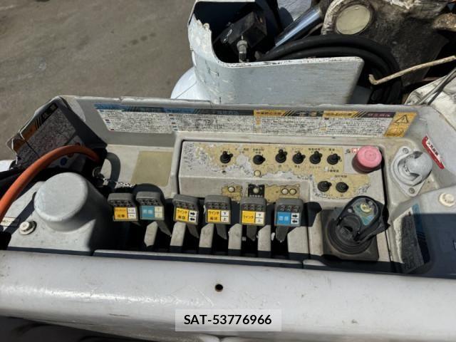 Isuzu ELF TRUCK 2012-10 7217955-16