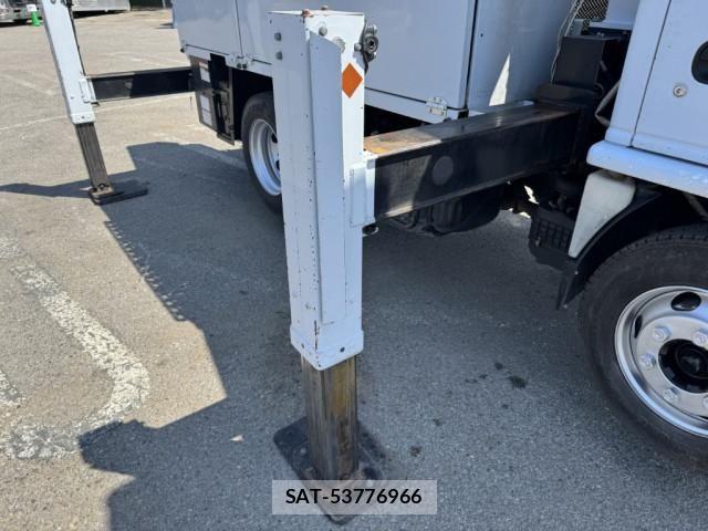 Isuzu ELF TRUCK 2012-10 7217955-17