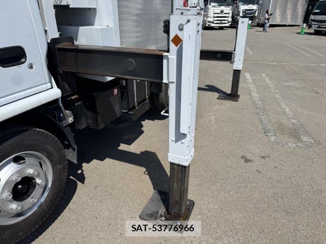 Isuzu ELF TRUCK 2012-10 7217955-18