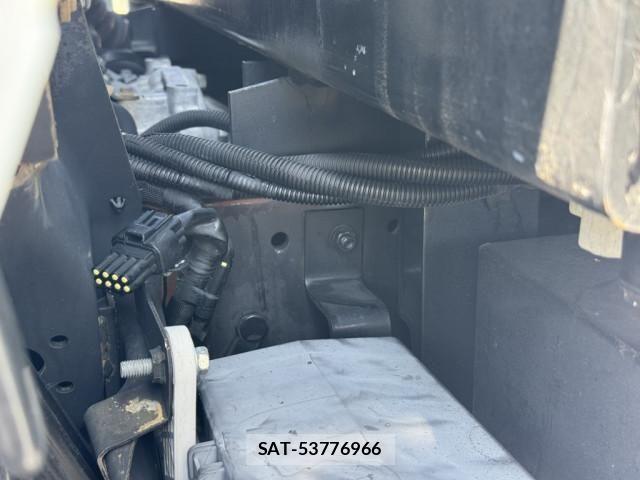 Isuzu ELF TRUCK 2012-10 7217955-24