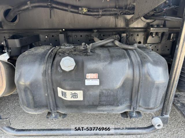 Isuzu ELF TRUCK 2012-10 7217955-26