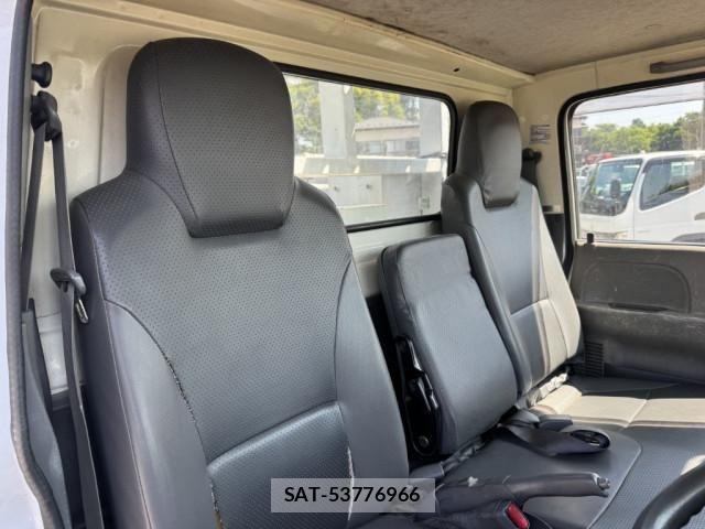 Isuzu ELF TRUCK 2012-10 7217955-27