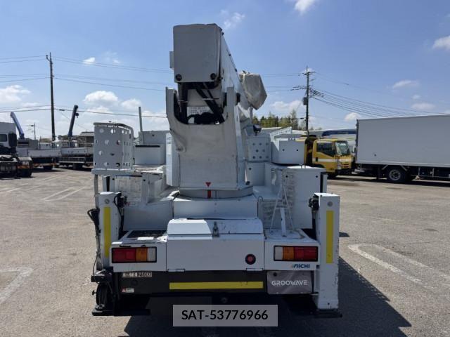 Isuzu ELF TRUCK 2012-10 7217955-8
