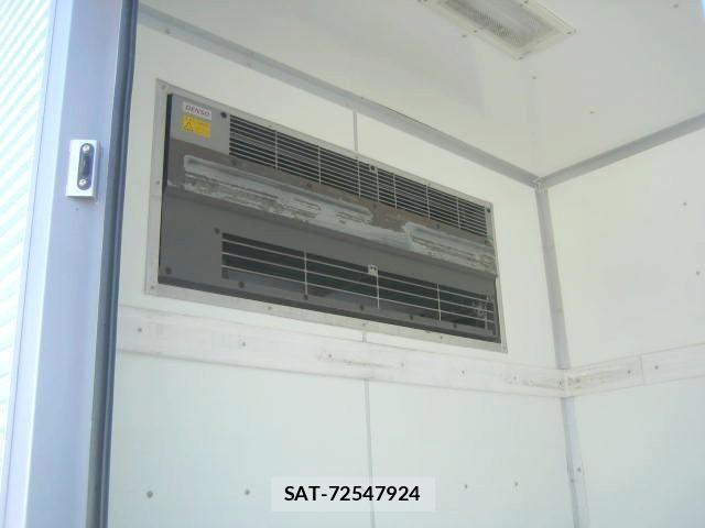 Isuzu ELF TRUCK 2013-09 7250678-9