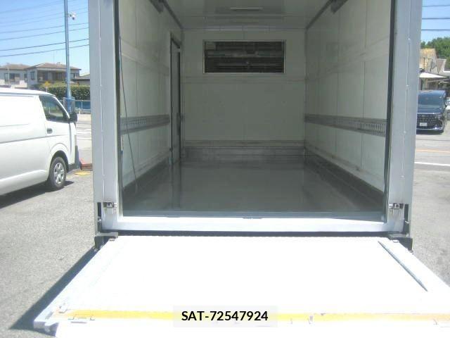 Isuzu ELF TRUCK 2013-09 7250678-23