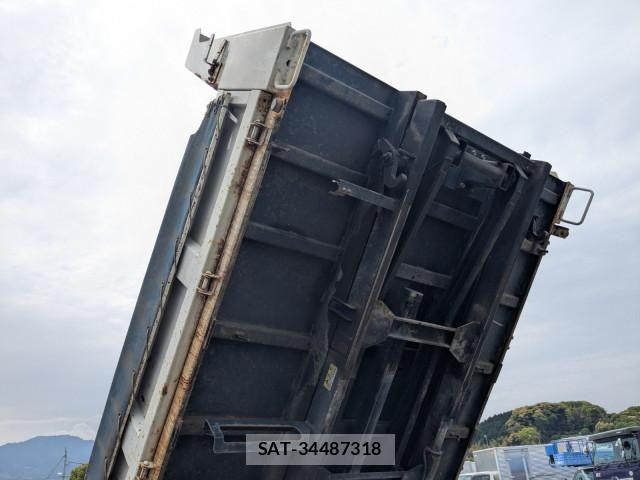 Isuzu ELF TRUCK 2017-02 7250657-26