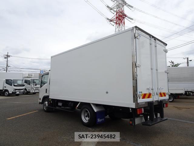 Isuzu ELF TRUCK 2022-07 7250636-3