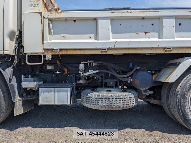 Isuzu ELF TRUCK 2017-03 7250651-16
