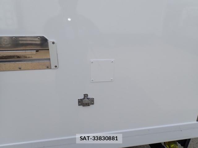 Isuzu ELF TRUCK 2018-03 7250671-26
