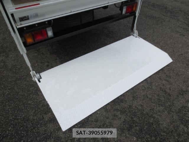 Isuzu ELF TRUCK 2023-04 7250646-12