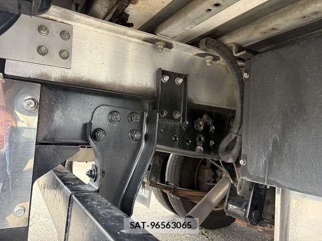 Isuzu ELF TRUCK 2019-10 7250673-17