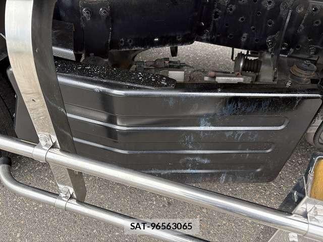 Isuzu ELF TRUCK 2019-10 7250673-22