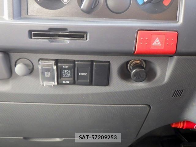 Isuzu ELF TRUCK 2021-02 7250648-15