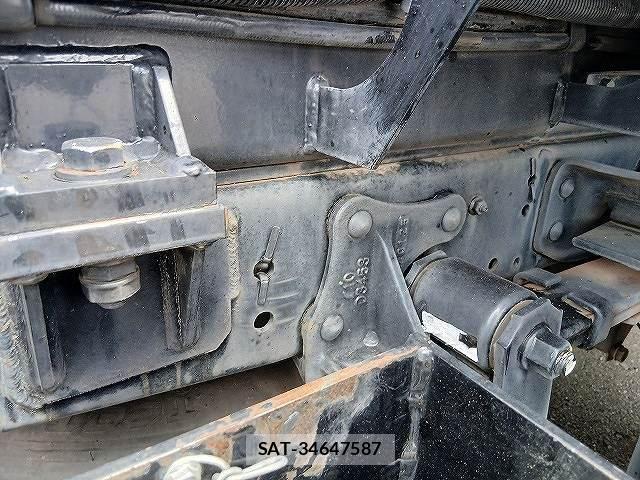Isuzu ELF TRUCK 2017-06 7250168-16