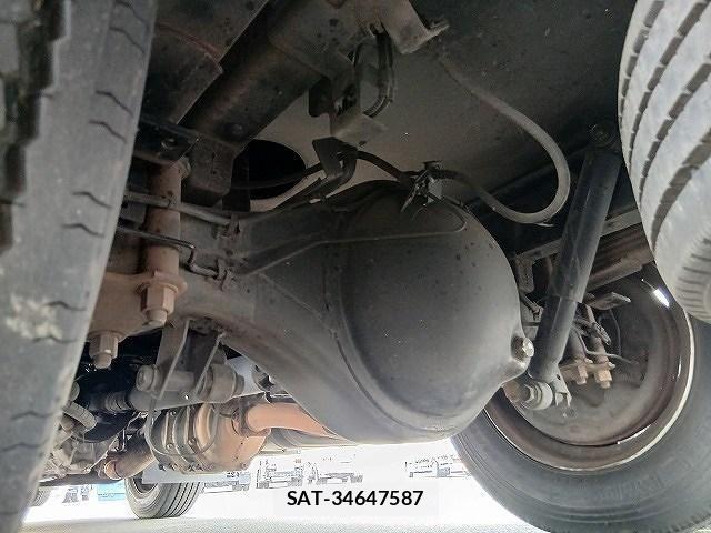 Isuzu ELF TRUCK 2017-06 7250168-18