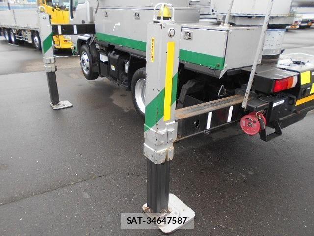 Isuzu ELF TRUCK 2017-06 7250168-7