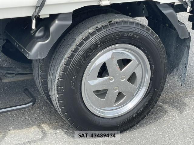Isuzu ELF TRUCK 2018-02 7250664-11