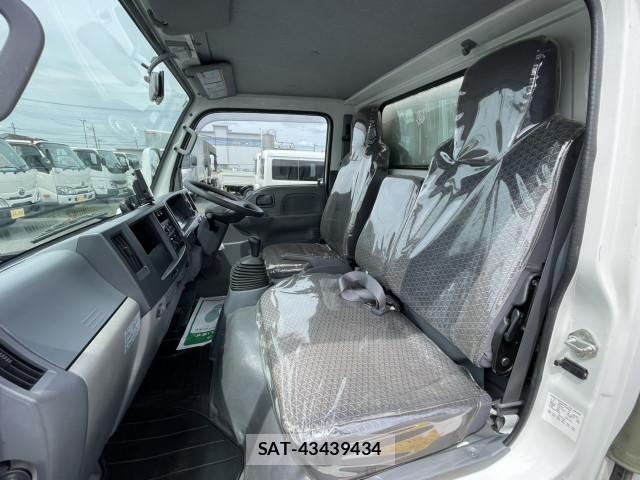 Isuzu ELF TRUCK 2018-02 7250664-25