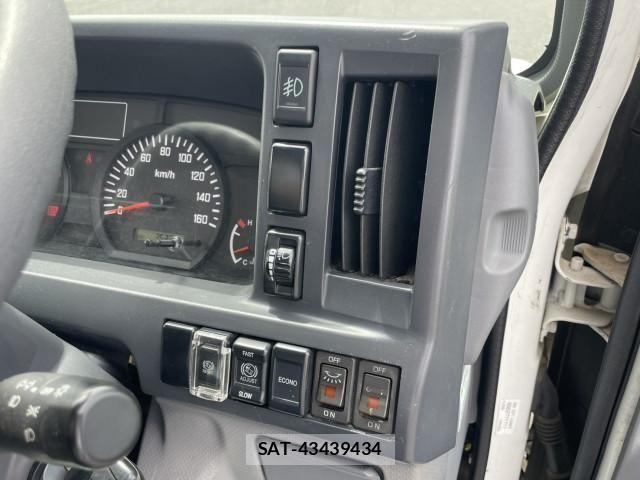 Isuzu ELF TRUCK 2018-02 7250664-27