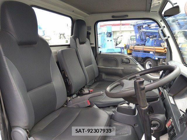 Isuzu ELF TRUCK 2017-03 7250655-16