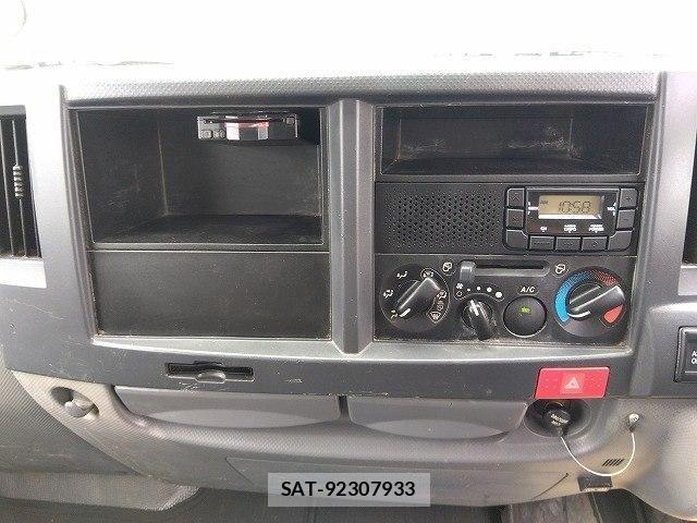 Isuzu ELF TRUCK 2017-03 7250655-18