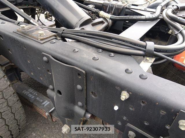 Isuzu ELF TRUCK 2017-03 7250655-22