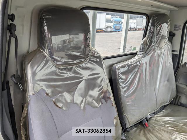 Isuzu ELF TRUCK 2014-03 7250697-18