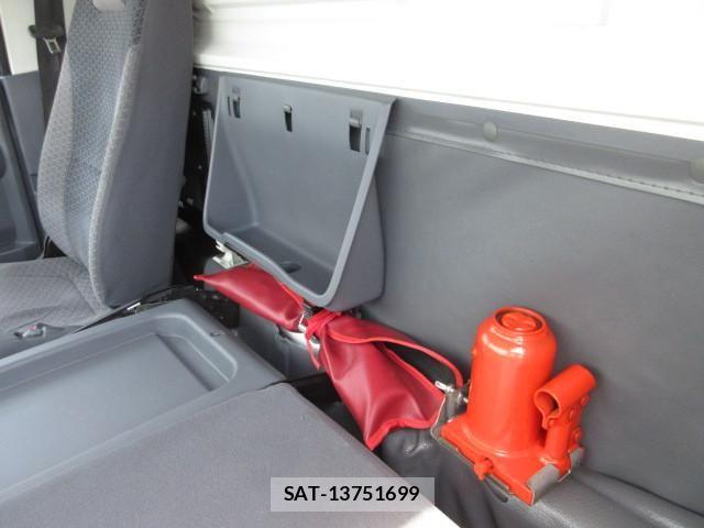 Isuzu ELF TRUCK 2018-10 7250668-19