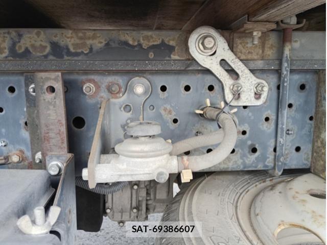 Isuzu ELF TRUCK 2013-02 7250679-10