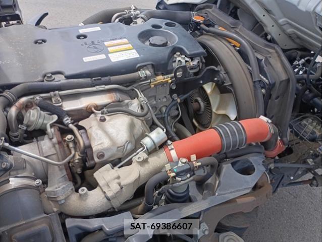 Isuzu ELF TRUCK 2013-02 7250679-14