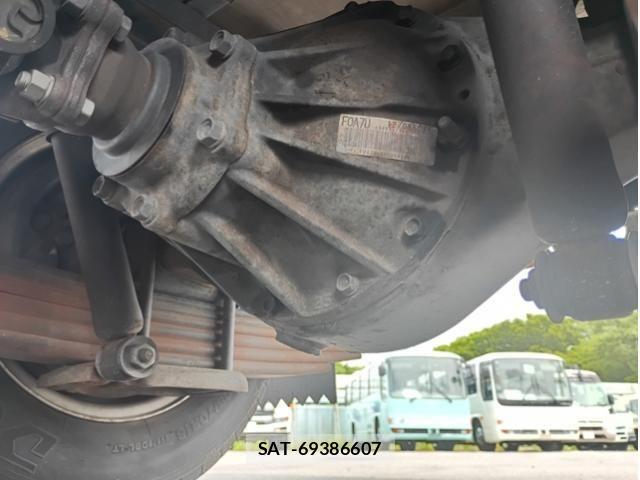 Isuzu ELF TRUCK 2013-02 7250679-8