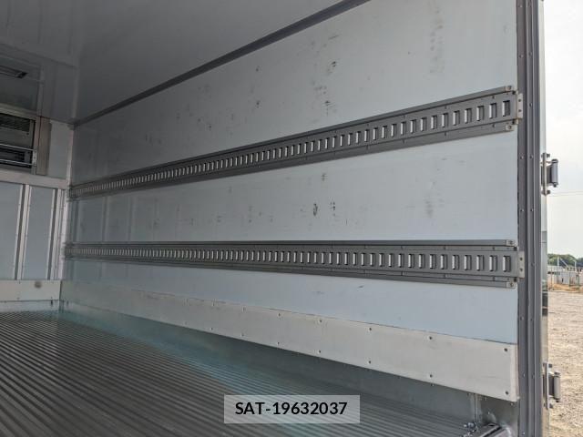 Isuzu ELF TRUCK 2019-02 7250642-16