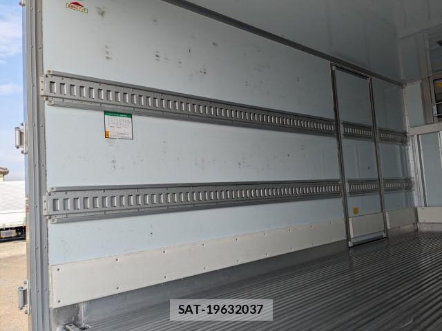 Isuzu ELF TRUCK 2019-02 7250642-17