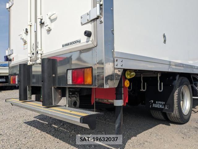 Isuzu ELF TRUCK 2019-02 7250642-5