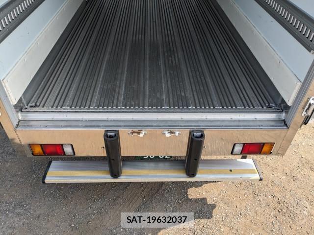 Isuzu ELF TRUCK 2019-02 7250642-8