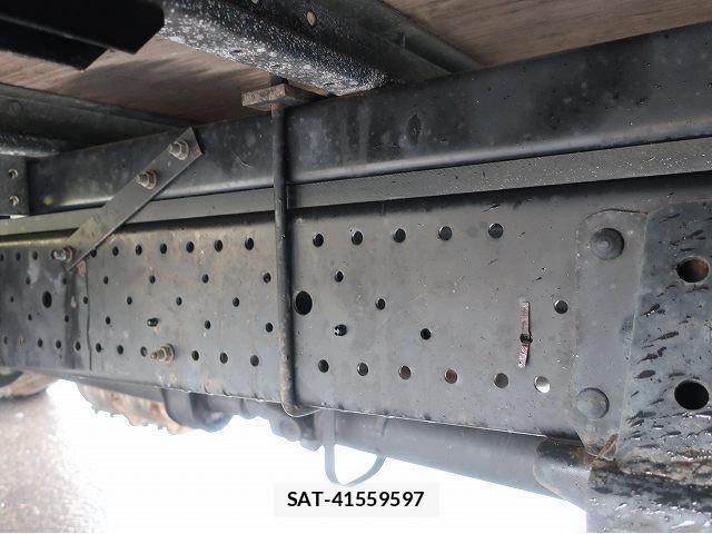 Isuzu ELF TRUCK 2018-08 7271850-12
