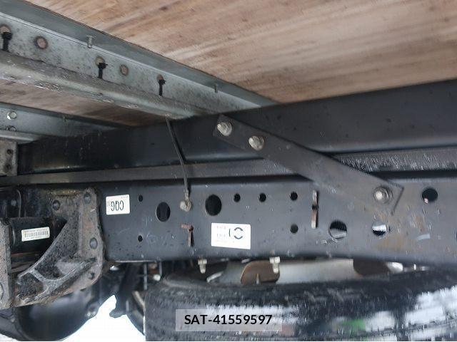 Isuzu ELF TRUCK 2018-08 7271850-13
