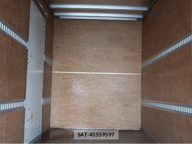 Isuzu ELF TRUCK 2018-08 7271850-7