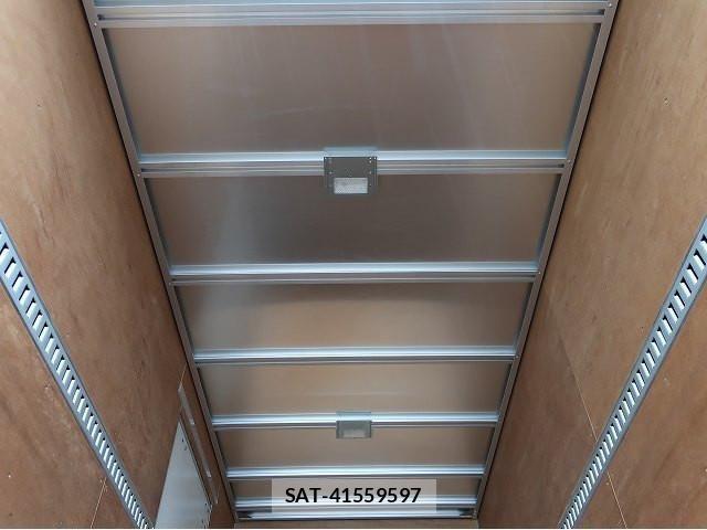 Isuzu ELF TRUCK 2018-08 7271850-8